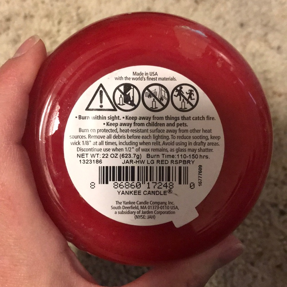 Yankee Candle Red Raspberry Candle - Picture 2 of 3